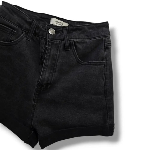 Forever 21 women's black rolled Cuffs denim shorts  - size 25 - Picture 2 of 7